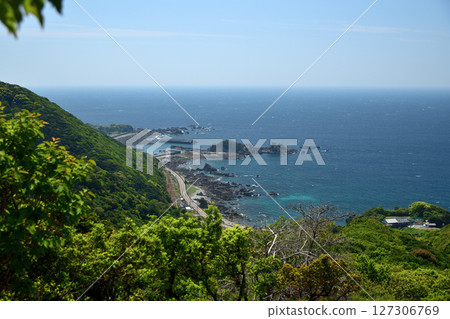 Mirozu Beach from Nagaizaka [Susami Town, Wakayama Prefecture] 127306769