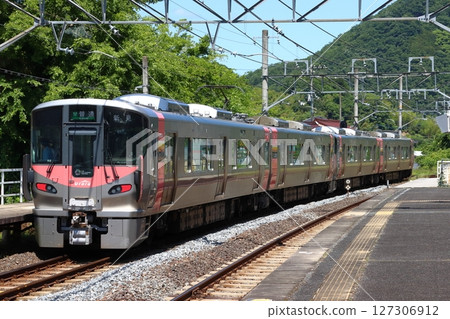 [JR-V] Hakubi Line 227 Series Train (Okayama⇔Niimi) 127306912