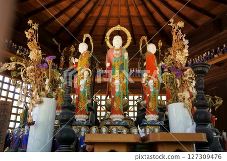 Jimokuji Kannon: Jizo Bodhisattva statue in the Rokkakudo temple, Owari Four Kannon Jimokuji Kannon: Jizo Bodhisattva statue in the Rokkakudo temple, Owari Four Kannon 127309476