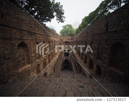 [India 2025] Agrasenki Baoli, stepwell in New Delhi 127313017