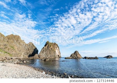 Shakotan Town, Hokkaido, Summer in Hokkaido, Shimamuki Coast with the beautiful Shakotan blue sea 127314446