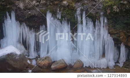 Icefall in Yokotani Gorge 127314893