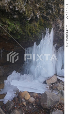 Icefall in Yokotani Gorge 127314894