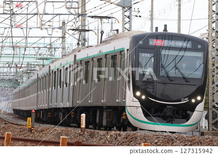 [DT] Tokyu Denentoshi Line 2020 Series Train (Tobu Skytree Line Direct) 127315942
