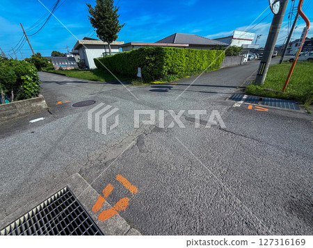 十字路口的橘色腳印(德島縣小松島市) 十字路口的橘色腳印(德島縣小松島市) 127316169