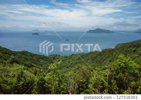 Beautiful landscape of Yokoshima Island in Fukuyama City, Hiroshima Prefecture, Japan Beautiful landscape of Yokoshima Island in Fukuyama City, Hiroshima Prefecture, Japan 127316301