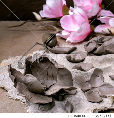 Creating a Clay Flower Creating a Clay Flower 127317131