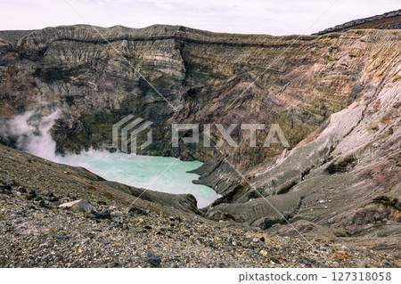 The crater of Mount Aso seen from the observation deck 127318058