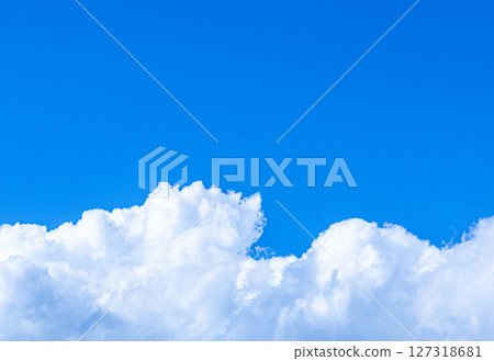 夏日藍天白雲的圖像 127318681
