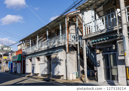 Old Japanese apartment 127319214