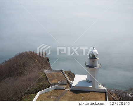 海霧籠罩下的地球岬景色十分美麗 127320145