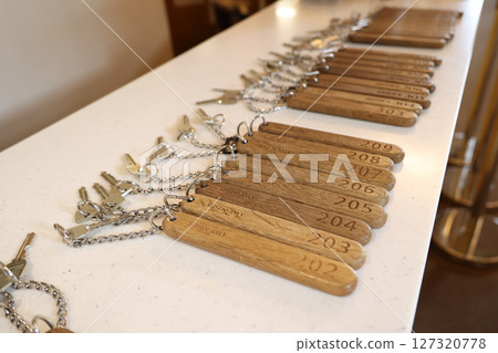 一排房間鑰匙 一排房間鑰匙 127320778