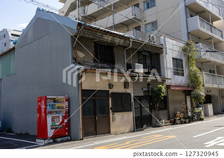 破舊的日本老房子 127320945