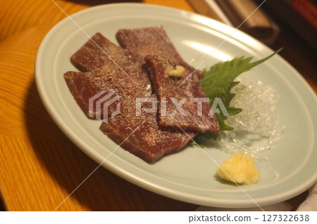 Restore your stamina with horse meat sashimi!! 127322638