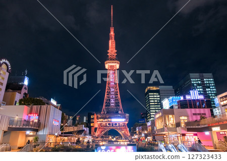 名古屋電視塔在晚上,名古屋,愛知縣 名古屋電視塔在晚上,名古屋,愛知縣 127323433