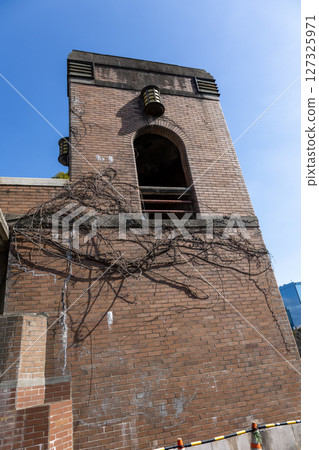 Sakuranomiyabashi Stairs (photographed in May 2025) 127325971