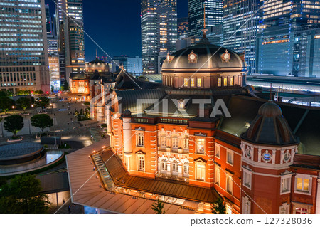 從 KITTE 丸之內展望台看到的東京車站夜景 127328036