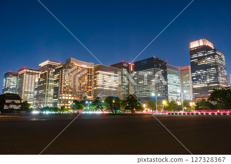 Marunouchi, Tokyo at night, skyscrapers Marunouchi, Tokyo at night, skyscrapers 127328367