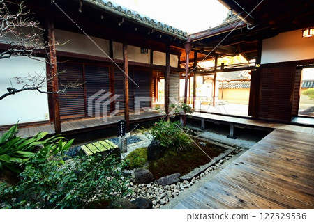 京都府東寺觀地院「四面相對的庭園」京都市南區九條町，2022年2月 127329536