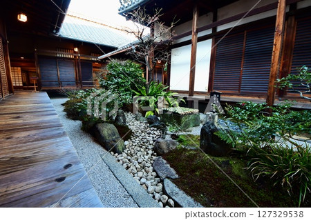 京都府東寺觀地院「四面相對的庭園」京都市南區九條町，2022年2月 127329538