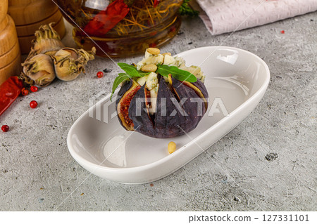 Fig with blue cheese and cedar 127331101