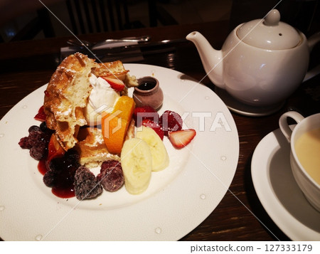 咖啡店三明治和華夫餅 127333179