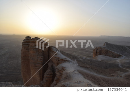 Edge of the World at Sunset, Saudi Arabia 127334041