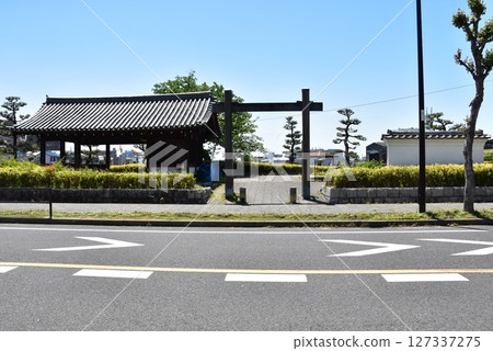 名古屋市熱田區宮之渡公園（七裡渡舊址）的大門及休息設施 127337275