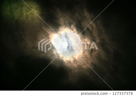 滿月和夜雲 滿月和夜雲 127337378