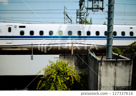 神奈川縣運行的新幹線列車 b-2-4 電影風格 神奈川縣運行的新幹線列車 b-2-4 電影風格 127337618