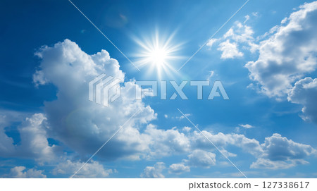 太陽和閃亮的雲彩 太陽和閃亮的雲彩 127338617