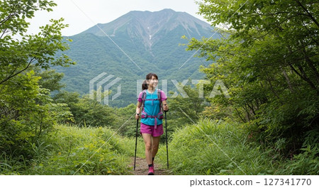 女性遠足 127341770