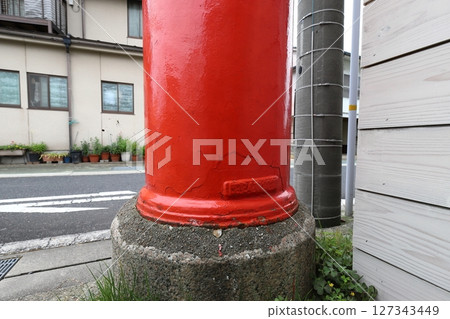 Tottori Kurayoshi: Scenery with a round postbox (in front of Cafe Runway) Tottori Kurayoshi: Scenery with a round postbox (in front of Cafe Runway) 127343449