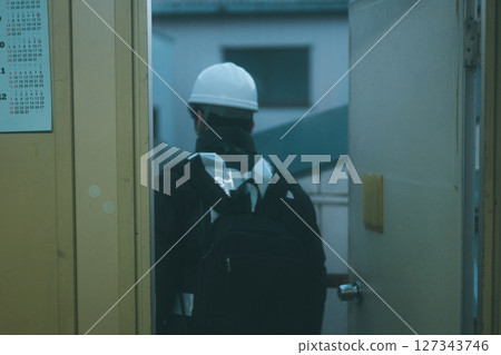 保安人員前往調度現場 127343746