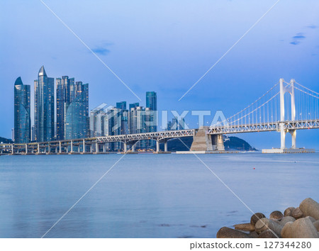 Busan, Gwangan Bridge and The Bay 101 skyscrapers at dusk 127344280