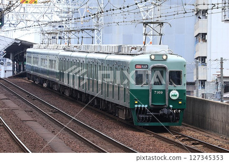 [Nankai] 7100 series + 10000 series ~Restored paint~ Limited Express "Southern" (Nankai Main Line: Shin-Imamiya - Namba) 127345353