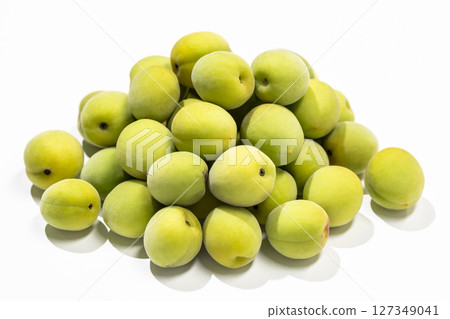 鬱鬱蔥蔥的李子 127349041