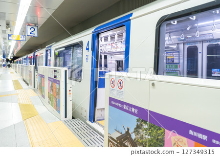 東京單軌電車：空蕩蕩的車站 127349315