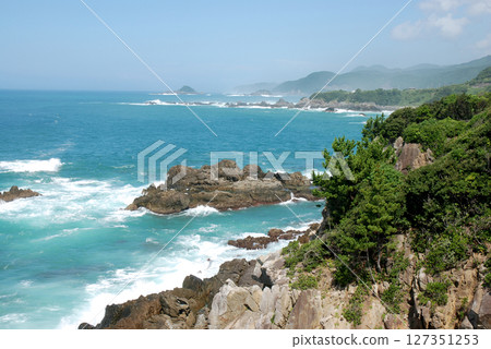 Kuroshio current @Kumano The rough waves of the Pacific Ocean's Kuroshio Current @Kumano Karekinada Coast Prefectural Natural Park 127351253