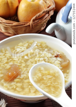 Sweet peeled mung bean soup Sweet peeled mung bean soup 127351444