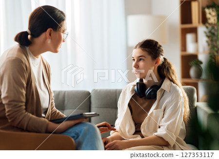 Consultation of the patient with a psychologist Consultation of the patient with a psychologist 127353117
