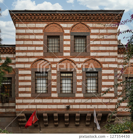 Exploring the architectural beauty of Kizlaragasi Hani Bazaar in Izmir, Turkey 127354430