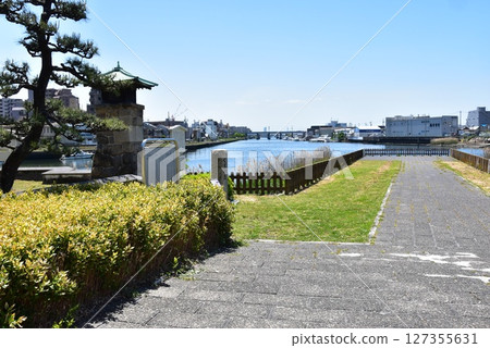Atsuta Port All-Night Light, Shichiri no Ferry Stone Pillar and Tourist Information Board at Miyanotowat Park (former site of Shichiri no Ferry) in Atsuta Ward, Nagoya City 127355631