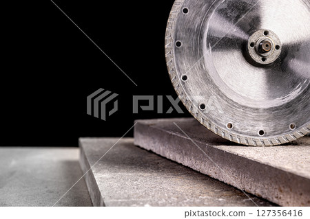 iamond saw blade cutting concrete tile iamond saw blade cutting concrete tile 127356416