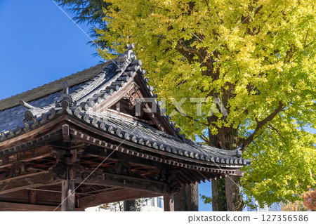 Ornate wooden roof japanese temple Ornate wooden roof japanese temple 127356586