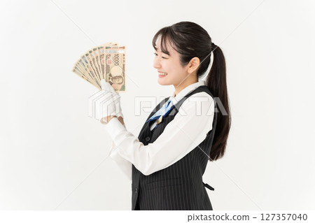 一個女人用錢 127357040