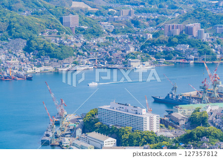 （長崎縣）長崎港：經過的船隻 127357812