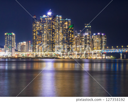 Busan: The Bay 101 skyscrapers and Gwangan Bridge Busan: The Bay 101 skyscrapers and Gwangan Bridge 127358192