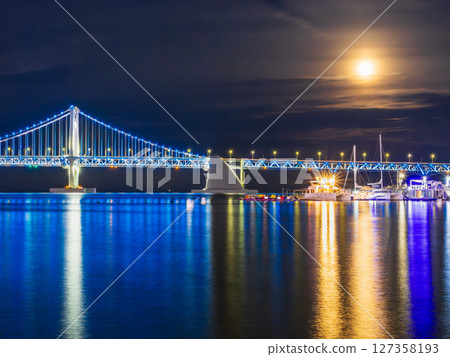 Illuminated Gwangan Bridge in Busan 127358193