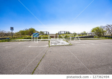 [Niigata Prefecture_Osado Skyline] A large panoramic view of the entire island of Sado, with the mainland in the distance 127362494